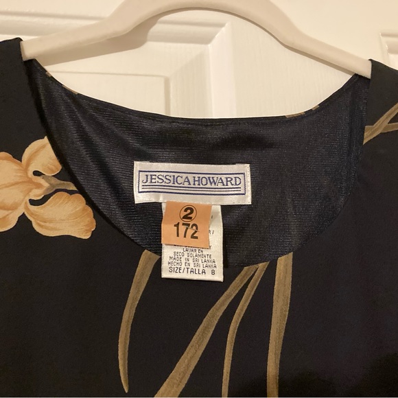 Pretty Floral Dress - Picture 3 of 4